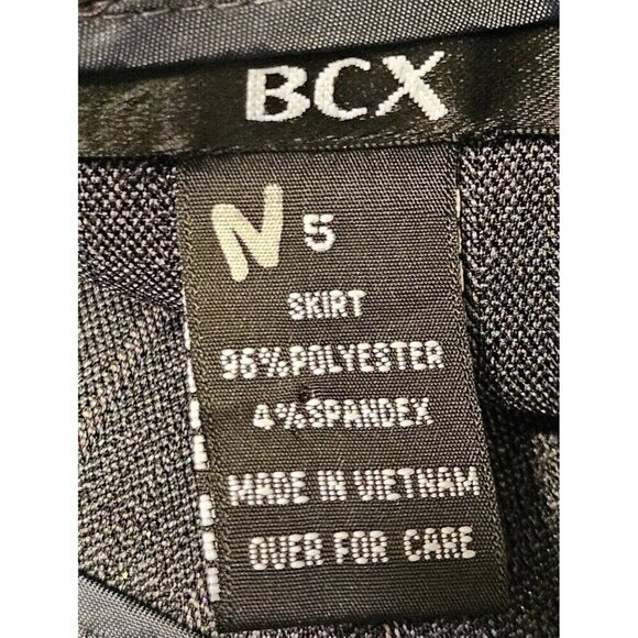 Bcx Size 5 Gray Striped Pleated Skirt Size 5 Stretch Nwt - Picture 6 of 6